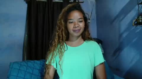 roxanne_98 online show from 04-29-26, 02:26