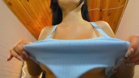 Snapshot of roxanne_tay chatting on 01-06-25, 10:58 roxanne_tay online show from 01-06-25, 10:58