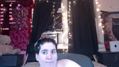 Snapshot of roxanneroulette chatting on 04-30-26, 03:24 Silver online show from 04-30-26, 03:24