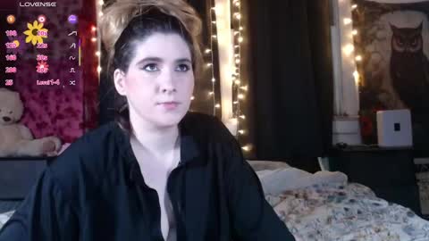 Snapshot of roxanneroulette chatting on 05-02-26, 03:22 Silver online show from 05-02-26, 03:22