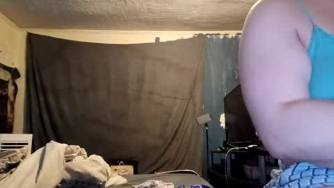 Snapshot of roxanneroulette chatting on 07-24-26, 11:14 Silver online show from 07-24-26, 11:14