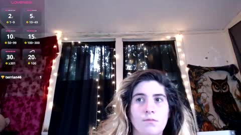 Snapshot of roxanneroulette chatting on 07-29-26, 01:04 Silver online show from 07-29-26, 01:04