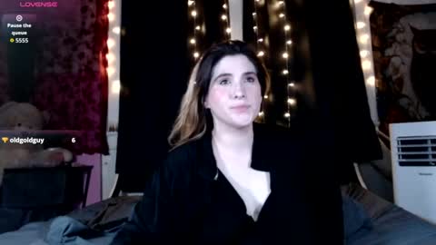 Snapshot of roxanneroulette chatting on 07-30-26, 01:59 Silver online show from 07-30-26, 01:59