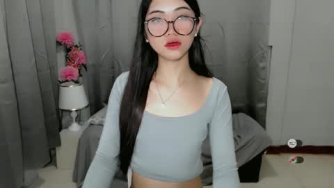 Snapshot of roxie_fuckdoll chatting on 12-30-24, 01:26 Roxie online show from 12-30-24, 01:26