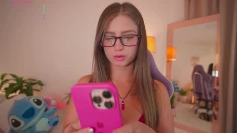 Snapshot of roxie_gates chatting on 06-02-26, 02:24 R O X I E online show from 06-02-26, 02:24