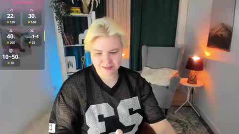 Snapshot of roxie_luna chatting on 10-14-25, 08:31 Roxie online show from 10-14-25, 08:31