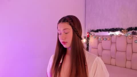 Roxie  online show from 12-22-25, 07:44