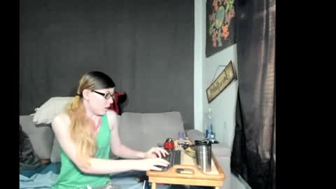 roxihazeleyes online show from 04-25-26, 01:36