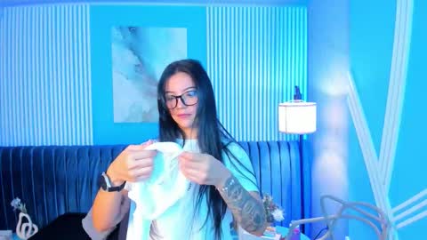 Roxy hell online show from 11-27-25, 12:07