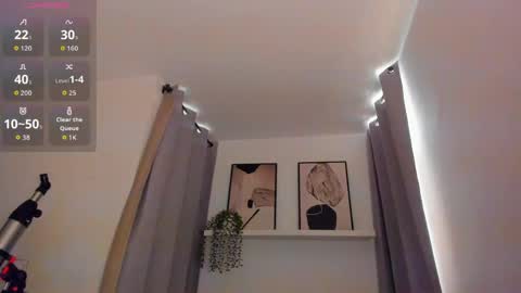 Roxy hell online show from 04-21-26, 01:50