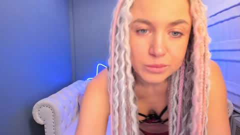 Snapshot of roxy_mars chatting on 12-17-24, 01:18 Roxy online show from 12-17-24, 01:18