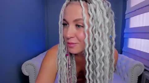 Snapshot of roxy_mars chatting on 03-10-25, 04:17 Roxy online show from 03-10-25, 04:17