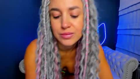 Snapshot of roxy_mars chatting on 09-24-25, 01:31 Roxy online show from 09-24-25, 01:31