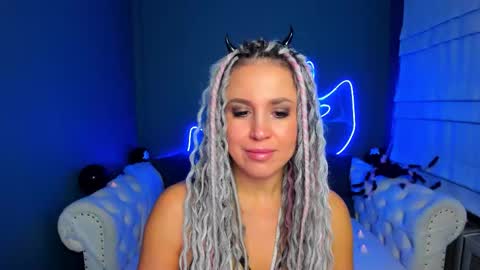 Roxy online show from 11-01-25, 01:18