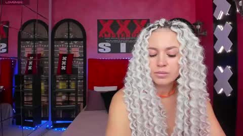 Roxy online show from 05-21-26, 01:45