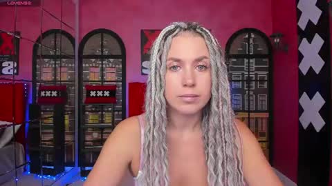 Roxy online show from 06-17-26, 01:19