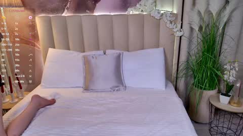 Snapshot of roxy_morrison_x chatting on 05-08-26, 04:18 roxanne online show from 05-08-26, 04:18