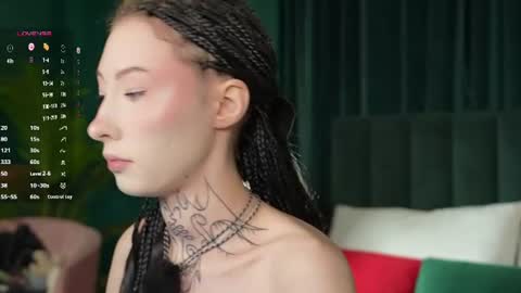 roxanne online show from 06-18-26, 03:40