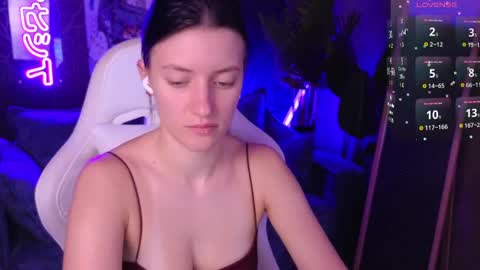 roxy_riot_ online show from 04-09-26, 02:00