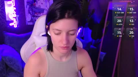 roxy_riot_ online show from 04-13-26, 01:22