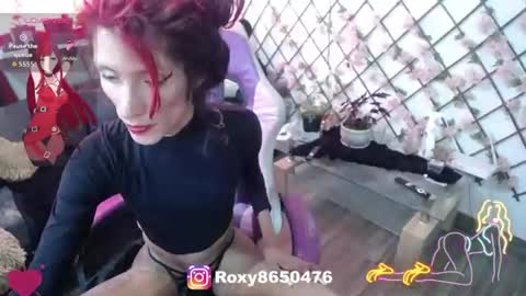 Snapshot of roxy_roxxan chatting on 06-22-26, 07:22 - online show from 06-22-26, 07:22