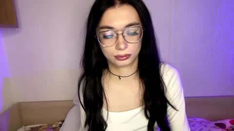 Snapshot of roxy_secret chatting on 05-20-26, 11:38 Roxy online show from 05-20-26, 11:38