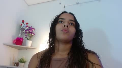 roxy_stone1 online show from 10-06-25, 07:22