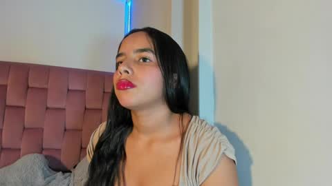 Snapshot of roxy_stone1 chatting on 05-16-26, 07:23 roxy_stone1 online show from 05-16-26, 07:23