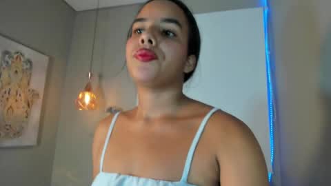 Snapshot of roxy_stone1 chatting on 06-06-26, 06:56 roxy_stone1 online show from 06-06-26, 06:56