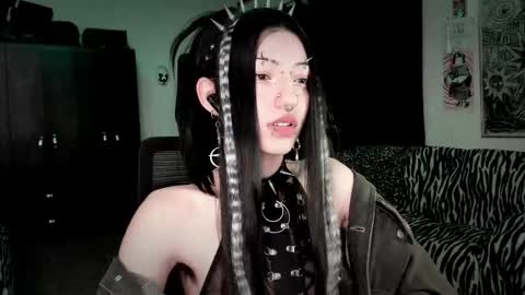 Roxy Independient model Help me to reach 50 thumbs up online show from 02-25-26, 12:53