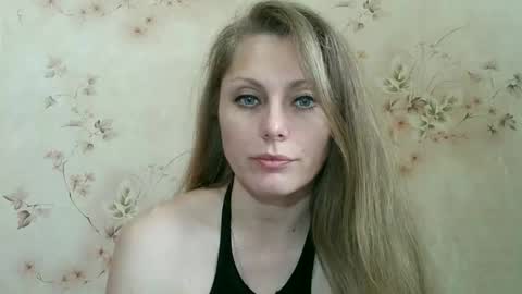 roxyfox18x01 online show from 05-18-26, 06:41