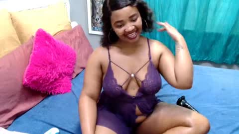 ROXYLUVXXX online show from 04-11-26, 08:07