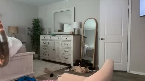 Snapshot of roxyrain2736 chatting on 01-17-26, 06:22 Roxy Rain online show from 01-17-26, 06:22