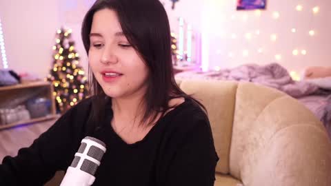 roxysuh online show from 12-19-24, 11:29