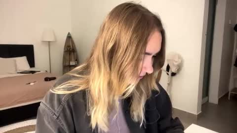 Roxy online show from 03-23-26, 08:13