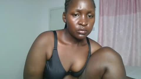 Snapshot of royal_goddes chatting on 05-05-26, 02:52 goddes online show from 05-05-26, 02:52