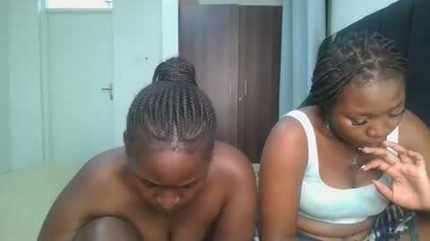 Snapshot of royal_goddes chatting on 05-12-26, 07:00 goddes online show from 05-12-26, 07:00