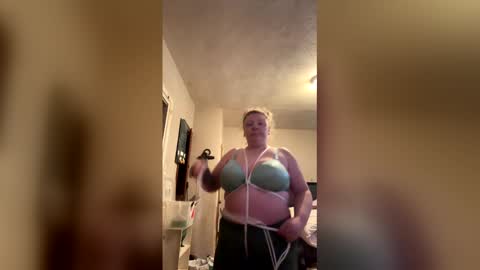 royalredrose420 online show from 03-08-26, 06:12