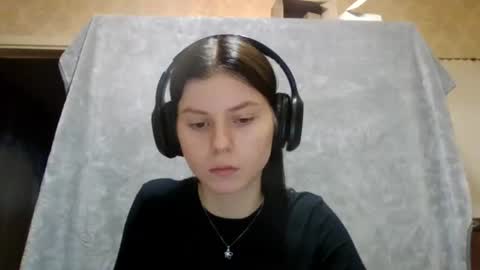 royalvelour online show from 06-17-26, 08:43