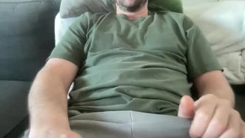 Snapshot of roythegil chatting on 05-10-26, 01:38 roythegil online show from 05-10-26, 01:38