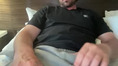 Snapshot of roythegil chatting on 06-09-26, 12:55 roythegil online show from 06-09-26, 12:55
