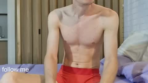 Snapshot of royyourtoy chatting on 07-14-26, 02:05 Roy online show from 07-14-26, 02:05