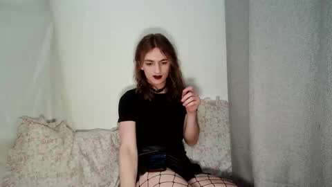 Rose  online show from 03-17-26, 08:34