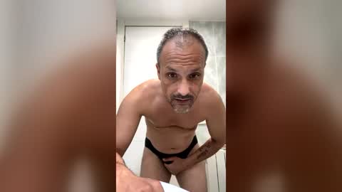 Snapshot of ruben728190 chatting on 08-04-26, 06:32 ruben728190 online show from 08-04-26, 06:32