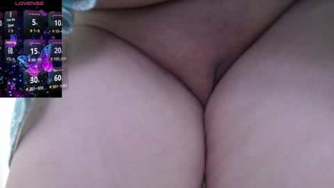 Snapshot of rubi_halliwey chatting on 04-30-26, 08:57 Rubi online show from 04-30-26, 08:57