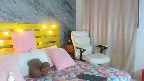 Snapshot of rubi_lovee chatting on 02-11-25, 03:08 Rubi online show from 02-11-25, 03:08