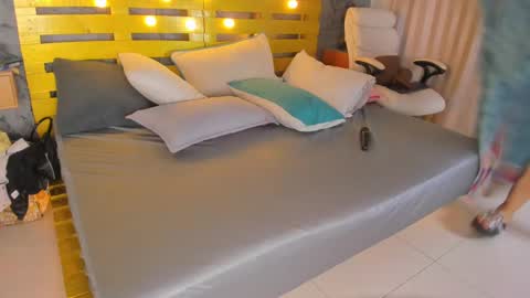 Snapshot of rubi_lovee chatting on 02-19-25, 09:39 Rubi online show from 02-19-25, 09:39