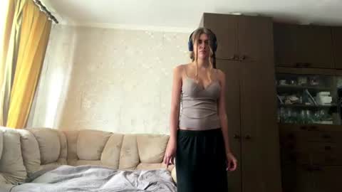 Mia online show from 07-28-26, 11:17