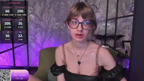 Snapshot of rubytwinkle chatting on 04-29-26, 08:59 Ruby online show from 04-29-26, 08:59