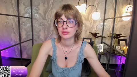 Snapshot of rubytwinkle chatting on 05-19-26, 02:07 Ruby online show from 05-19-26, 02:07